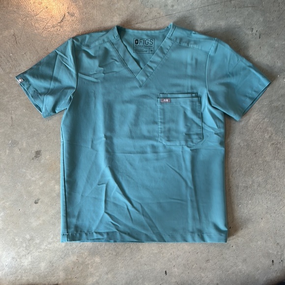 2 full sets of FIGS scrubs with two extra different styles of pants - Picture 2 of 6